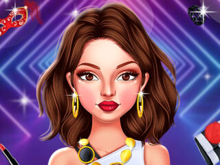 Celebrity Selen All Around The Fashion